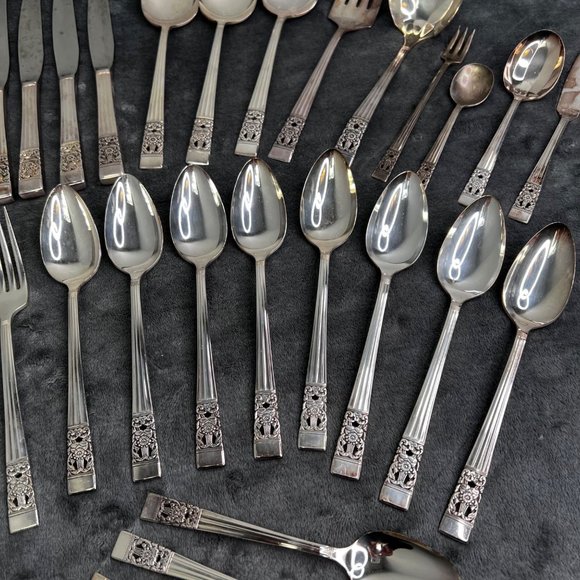 Oneida Community Silverplate Coronation Flatware Lot 41 Piece Serving Dinner - Picture 6 of 16